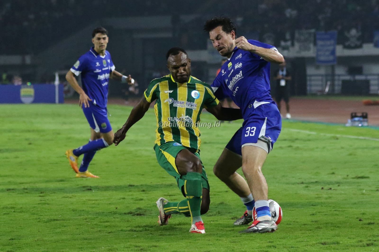 Persib versus PSBS Biak di Stadion Gelora Bandung Lautan Api (GBLA), Kota Bandung, Jawa Barat, Minggu (25/1/2026).