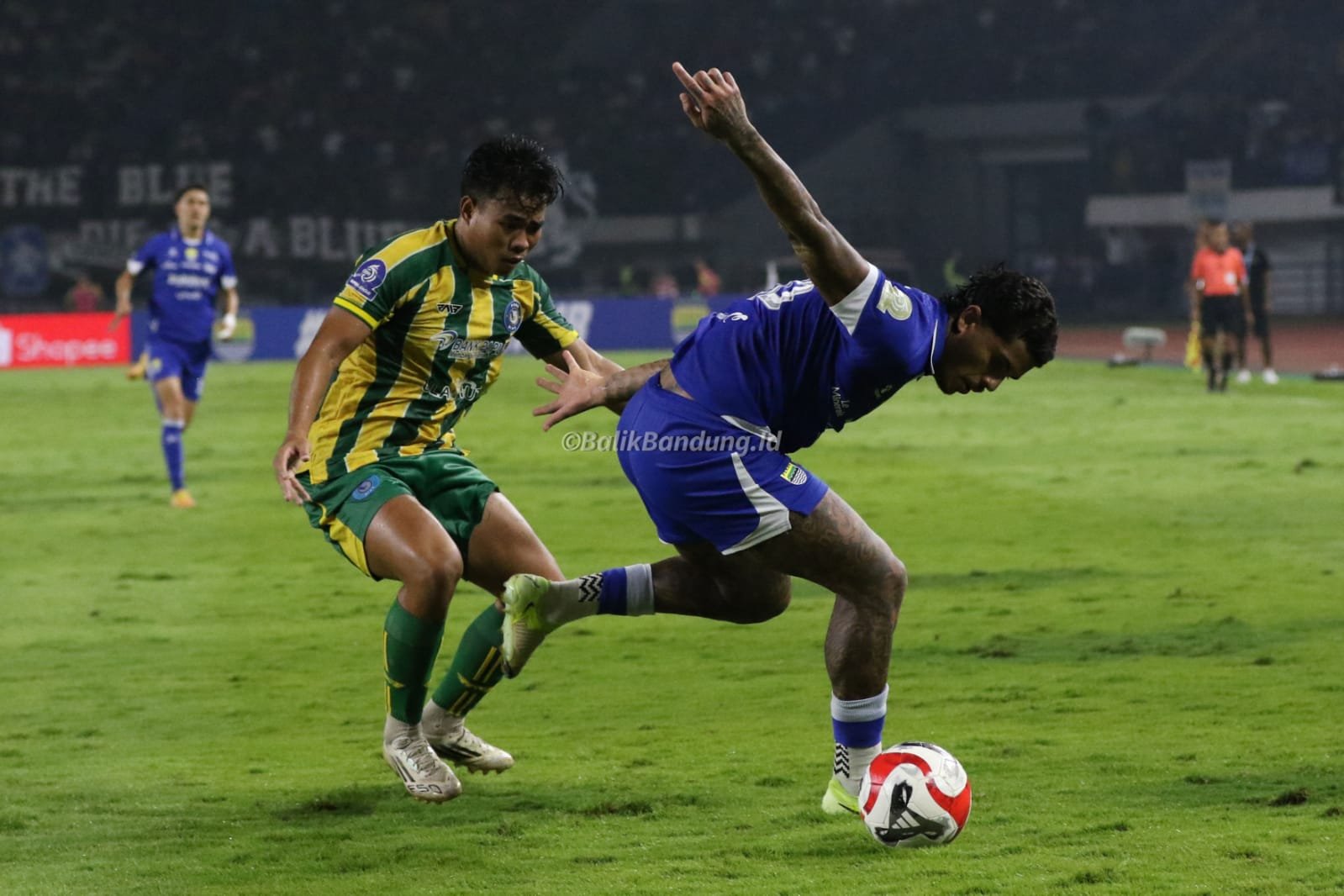 Persib versus PSBS Biak di Stadion Gelora Bandung Lautan Api (GBLA), Kota Bandung, Jawa Barat, Minggu (25/1/2026).