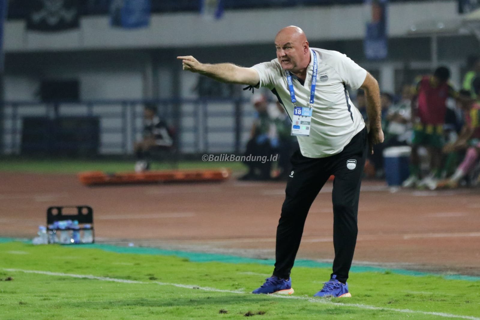 Persib versus PSBS Biak di Stadion Gelora Bandung Lautan Api (GBLA), Kota Bandung, Jawa Barat, Minggu (25/1/2026).