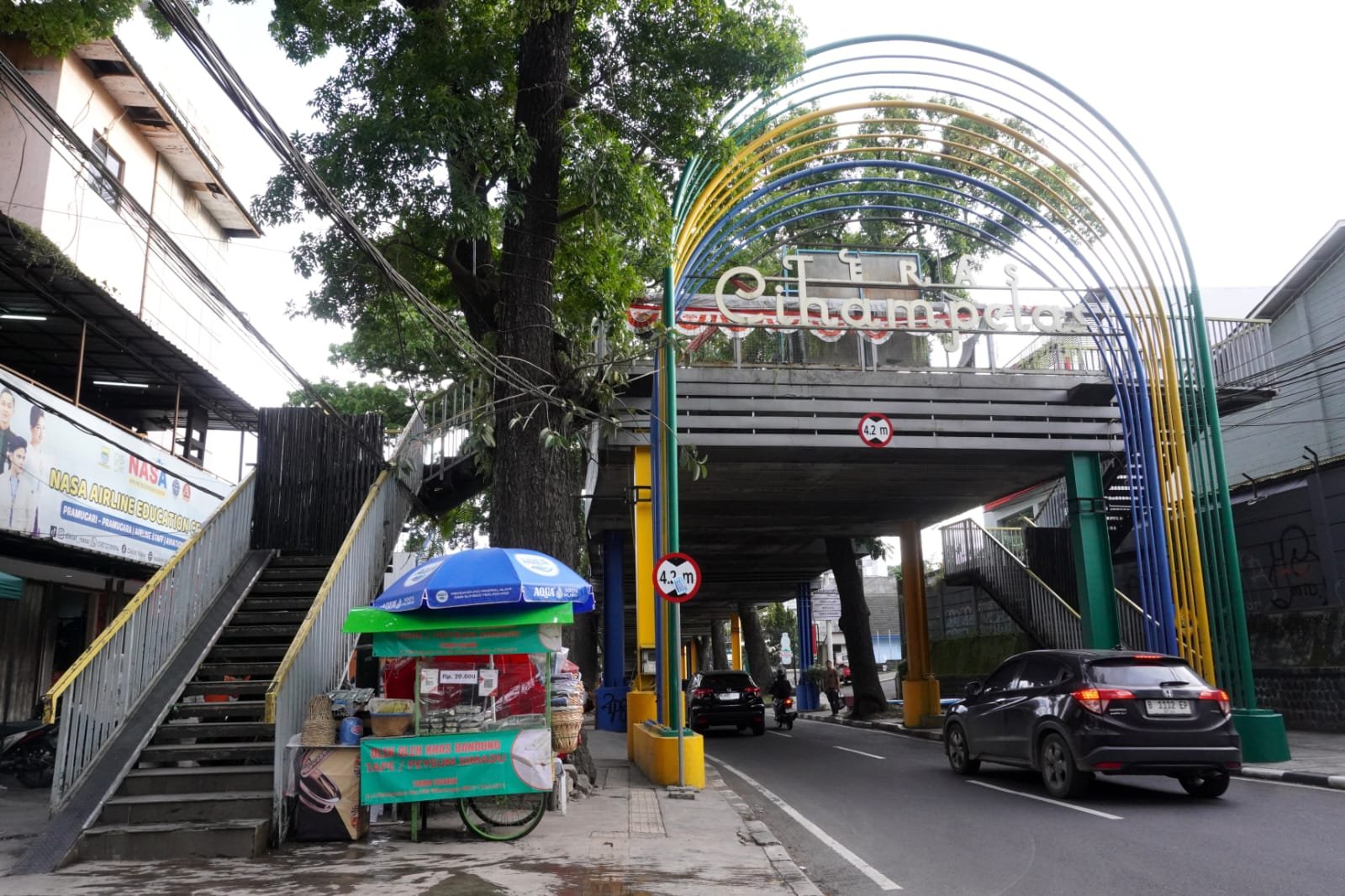 Teras Cihampelas Akan Dibongkar