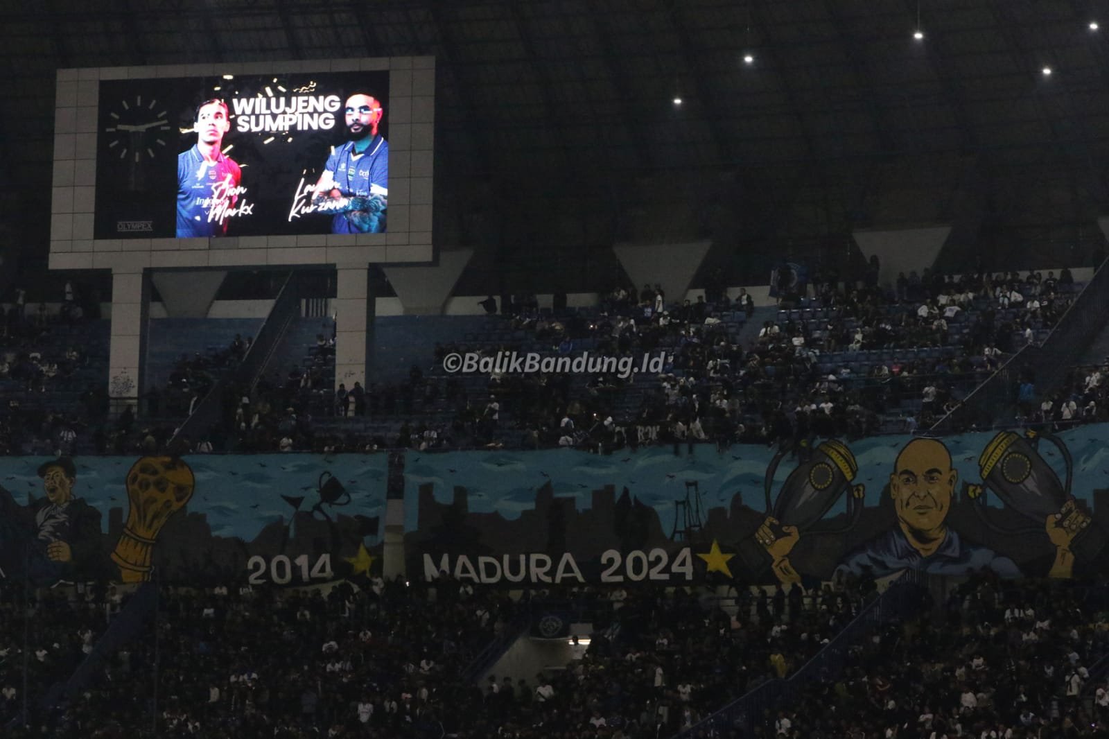 Persib perkenalkan pemain baru, Layvin Kurzawa di Stadion Gelora Bandung Lautan Api (GBLA), Minggu (25/1/2026).