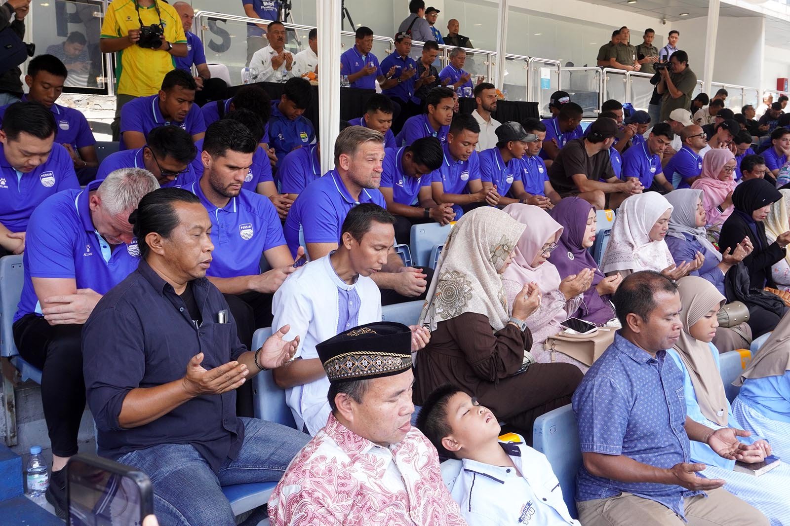 Sambut Ramadan, PERSIB Gelar Doa Bersama di GBLA di Stadion Gelora Bandung Lautan Api, Selasa, (3/2/2026).