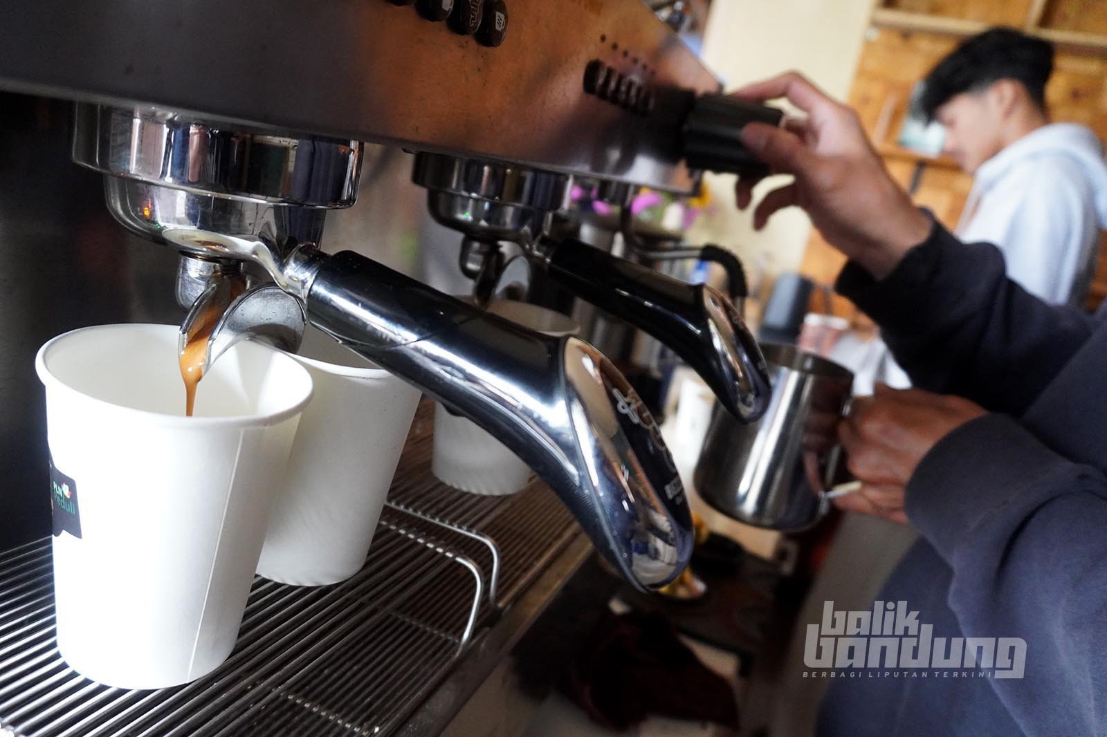 Bareto Coffee di Pangalengan, Kabupaten Bandung, Jawa Barat, Sabtu (7/2/2026).