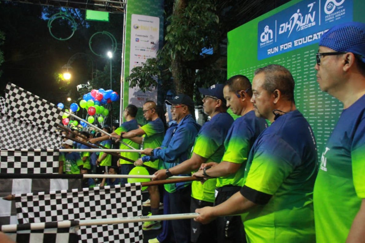 Lebih dari 5.000 peserta mengikuti kegiatan DH Run 2026 yang diselenggarakan di Balai Kota Bandung pada Sabtu, 7 Februari 2026.