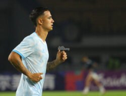 Semua Pemain Persib Siap, Kecuali Eliano Reijnders