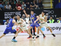 Satria Muda Gulung Pasific Caesar 105-56 di Bandung Arena