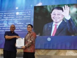 Ignasius Jonan Terima Penganugerahan Lifetime Achievement Award dari SBM ITB