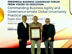 Bos JNE Sabet Indonesia Best CEO 2025