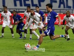 Persib Bandung melawan Malut UNited pekan ke-20 Super League 2025/2026 di Stadion Gelora Bandung Lautan Api (GBLA), Jumat (6/2/2026).