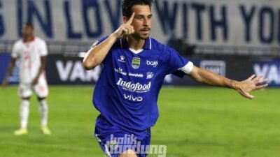 Persib Bandung melawan Malut UNited pekan ke-20 Super League 2025/2026 di Stadion Gelora Bandung Lautan Api (GBLA), Jumat (6/2/2026).