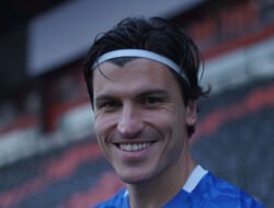 Kata Pelatih Persib Soal Debut Kurzawa dan Castel