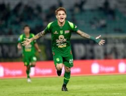 Pelatih Persib Bicara Lini Serang Persebaya