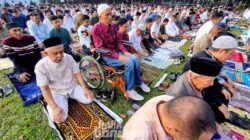 Jemaah Muhammadiyah Salat Idul Fitri di Lapangan Lodaya Kota Bandung