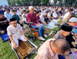 Jemaah Muhammadiyah Salat Idul Fitri di Lapangan Lodaya Kota Bandung