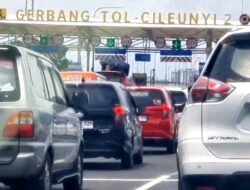 (VIDEO) Antrean Panjang Kendaraan di Gerbang Tol Cileunyi pada Hari Raya Idul Fitri 1447 H