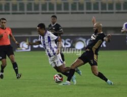 Persib Imbang, Hodak Sentil Kesalahan ‘Kekanak-kanakan’