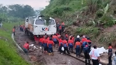 Jalur Kereta Api Maswati–Sasaksaat Sudah Bisa Dilalui Lagi