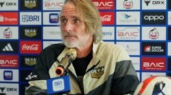 Lawan Persib Tanpa Penonton, Pelatih Dewa United Angkat Bicara