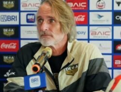 Lawan Persib Tanpa Penonton, Pelatih Dewa United Angkat Bicara