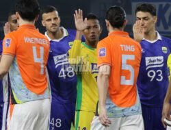 Hadapi Penghuni Zona Merah, Kiper Persib Tak Mau Sesumbar