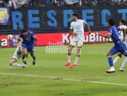 Persib Menang, Hodak Ungkap Masalah Besar di Depan Gawang
