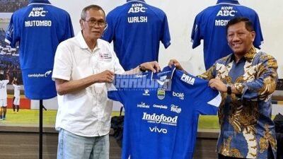 Bikin Gebrakan! Persib Perkenalkan Pemain Barunya Melalui Aksi Sosial