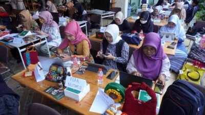 SBM ITB dan Dekranasda Jabar Bekali UMKM dengan Strategi Digital Marketing Berbasis AI
