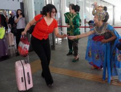 KCIC & Pemprov Jabar Rayakan HUT Jabar ke-81 Lewat Pertunjukan Budaya di Whoosh