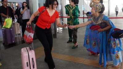 KCIC & Pemprov Jabar Rayakan HUT Jabar ke-81 Lewat Pertunjukan Budaya di Whoosh