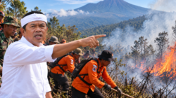 Kebakaran Gunung Ciremai, 100 Personel Gabungan Padamkan Api dan Buat Sekat Bakar