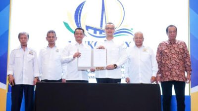 Ketua Umum Kadin Jabar Almer Faiq Rusydi Kukuhkan Herwin Muchtar, Tegaskan Kadin Kota Bandung Harus Mampu Jadi Barometer Utama