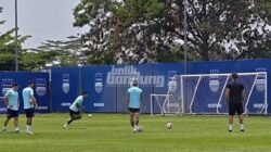 Mengintip Latihan Penalti Persib: Dari Marc Klok Hingga Peralta